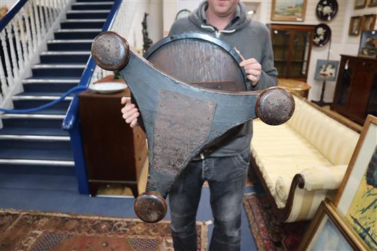 An early Victorian rosewood circular occasional table Diameter 49cm